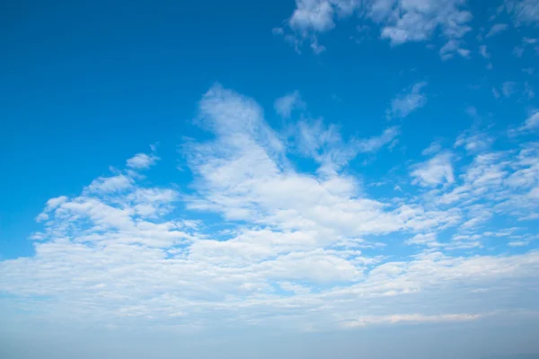 Clouds in the blue sky — Stock Photo, Image