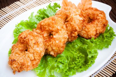 kızarmış karides pasta