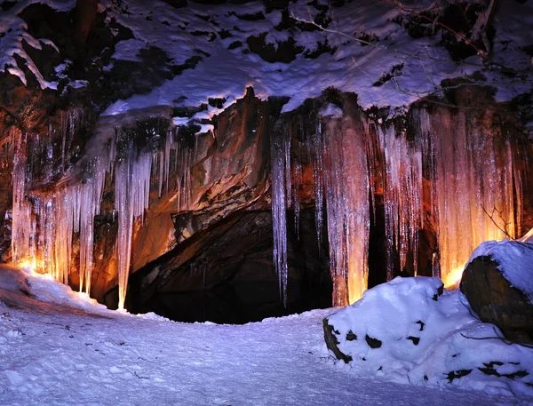 Grotta di ghiaccio — Foto Stock