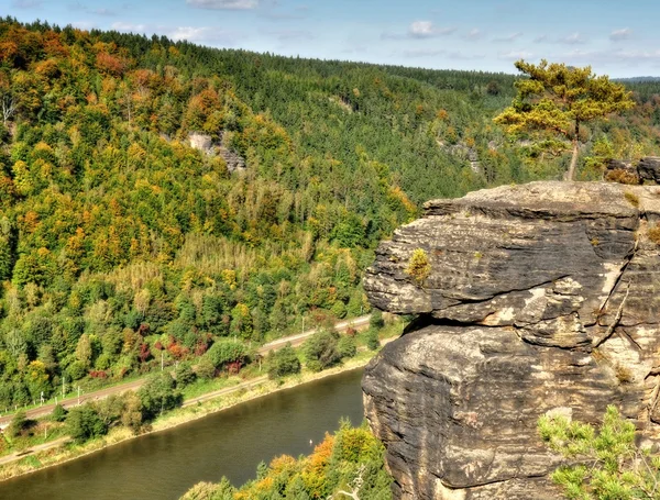 Elbe and rocks — Stock Photo, Image