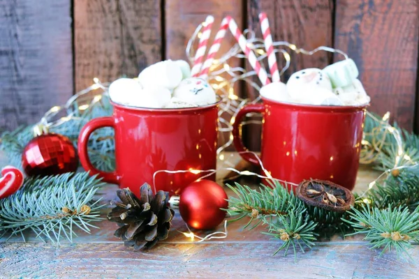 Merry Christmas Two Red Cups Coffee Marshmallows Spruce Branches New — стокове фото