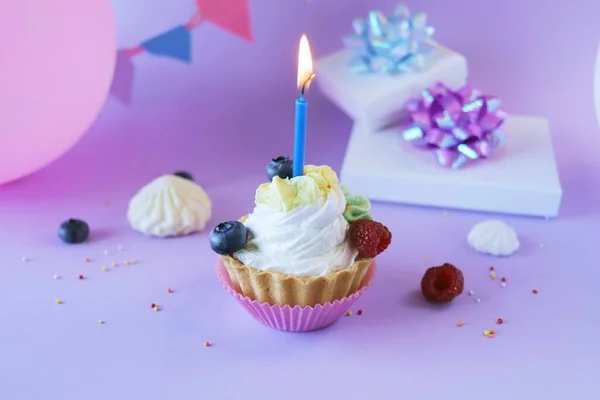 Dessert White Cream Decorated Fresh Berries Burning Candles Lilac Background — Fotografia de Stock