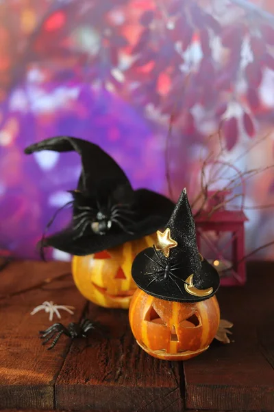 Halloween Dekorationen Jack Laterne Kürbisse Und Eine Lampe Mit Brennender — Stockfoto