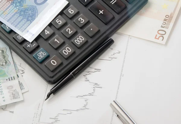 Calculator, chart and the money — Stock Photo, Image