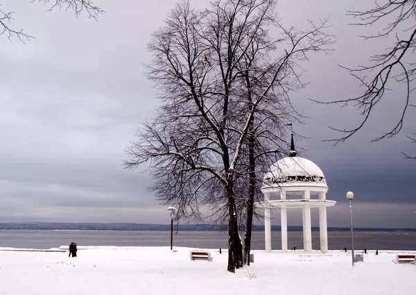 Rotundy na onego jeziora w zimie — Zdjęcie stockowe