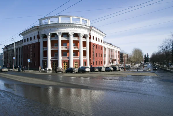 Severnaya Hotel in the center of Petrozavodsk city — Stock Photo, Image