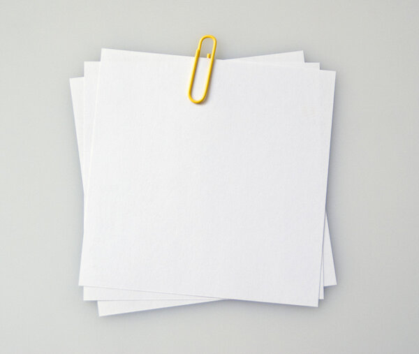 Чистые листы бумаги
