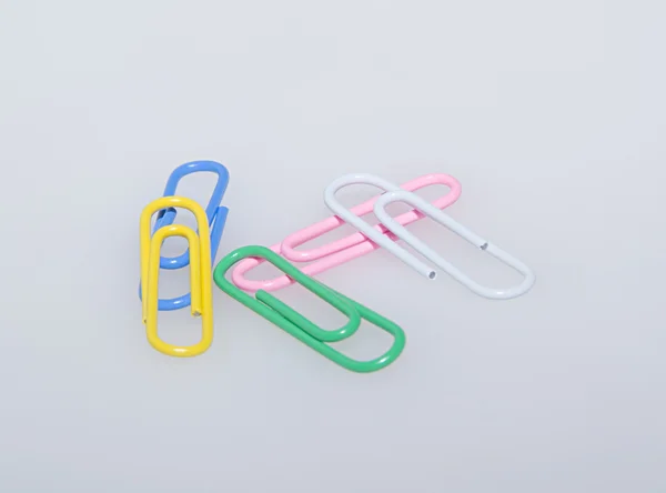 Paperclips van verschillende kleur — Stockfoto