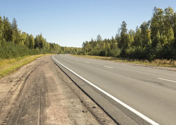 ロシアの森林高速道路 — ストック写真