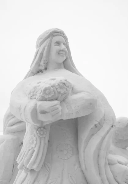 Escultura de nieve de mujer —  Fotos de Stock