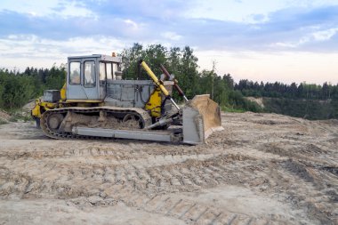 kum çıkarma yerde Dozer