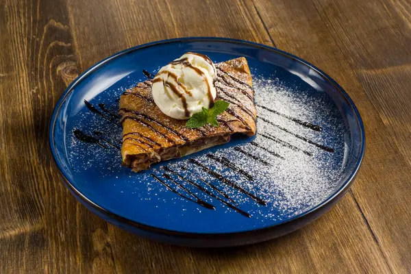 Apple Strudel Scoop Ice Cream Chocolate Syrup Platter — Stock Photo, Image