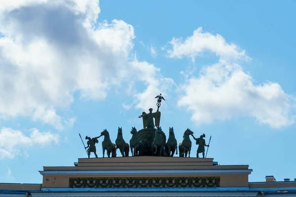Sculptures Ancient Warriors Chariot Triumphal Arch Petersburg — Stock Photo, Image