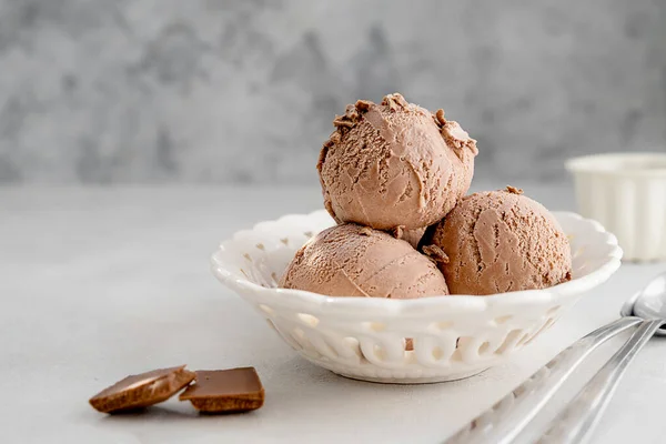 Three Brown Chocolate Ice Cream Balls Scoops White Bowl Gray — Foto de Stock