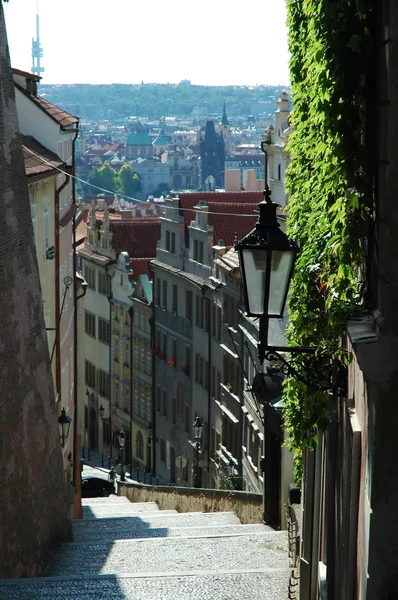 Małej uliczce starej Pragi — Zdjęcie stockowe