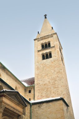 Aziz George'un Kulesi