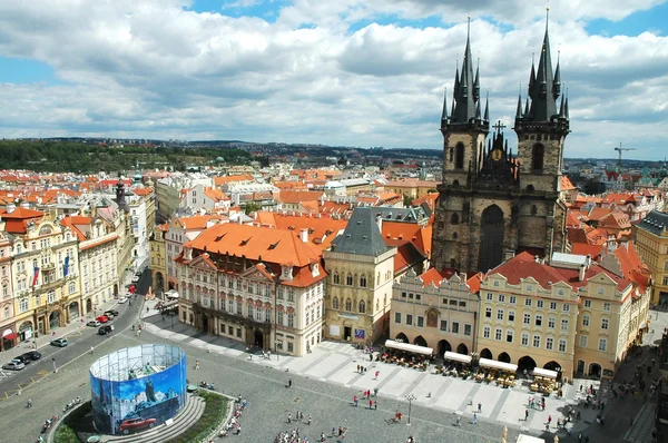 Вид на Староместскую площадь в Праге, Чехия — стоковое фото