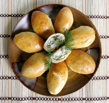 köftesi haşlanmış yumurta ve dereotu pilav ile doldurulmuş