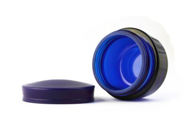 boş bardak krem beyaz zemin üzerine izole olabilir.