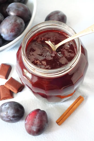 Plum jam with chocolate and cinnamon — Stok fotoğraf