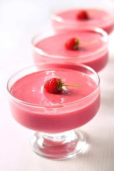 Raspberry dessert met roomkaas — Stockfoto