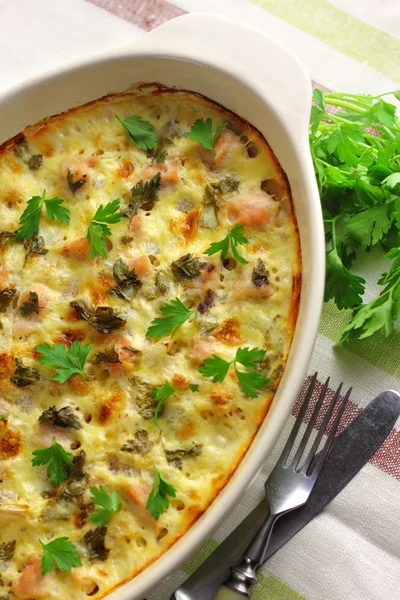 Pechuga de pollo y cazuela de coliflor — Foto de Stock