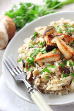 Beyaz mantarlı risotto