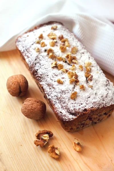 Banana cake with walnuts and dark chocolate — Stock Photo, Image