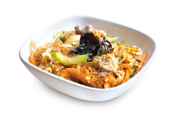 Spicy glass noodles with beef, vegetables and eggs — Stock Photo, Image