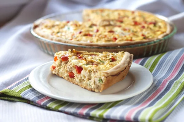 Chicken tart with paprika and goat cheese — Stock Photo, Image