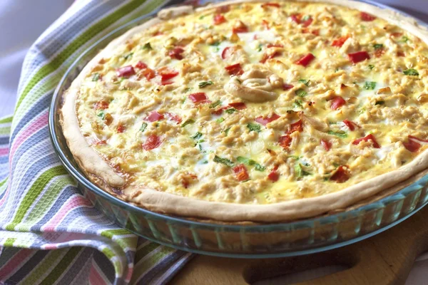 Tarta de pollo con pimentón y queso de cabra — Foto de Stock