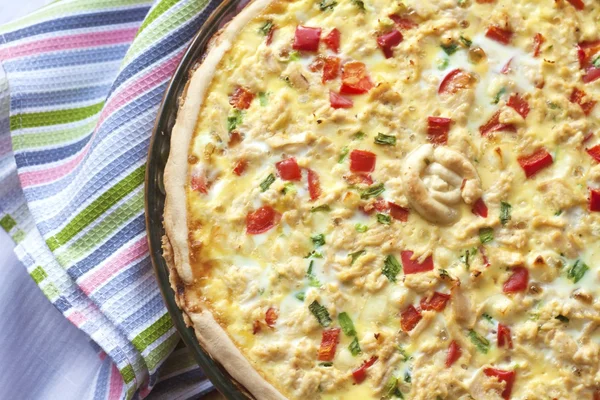 Chicken tart with paprika and goat cheese — Stock Photo, Image