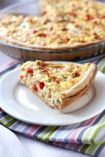 Chicken tart with paprika and goat cheese — Stock Photo, Image