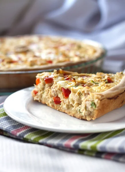 Chicken tart with paprika and goat cheese — Stock Photo, Image