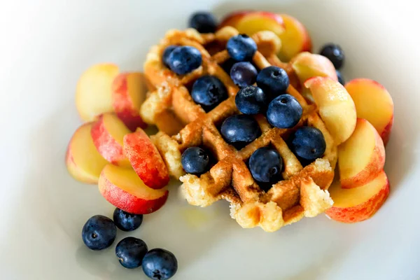 Homemade Belgian Waffle Decorated Blueberries Peach Breakfast Concept — Stock Photo, Image