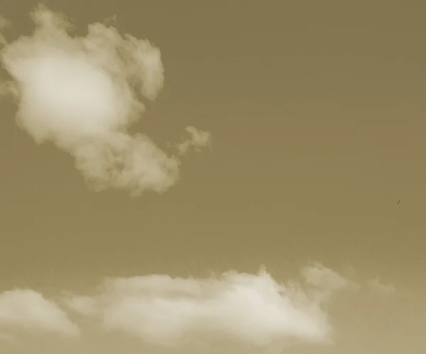 Sepia Nuvens no céu pano de fundo — Fotografia de Stock