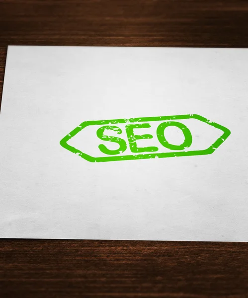 Document SEO sur la table — Photo