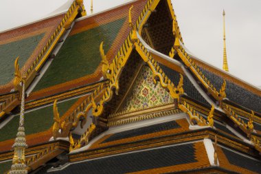 altın takılar çatı