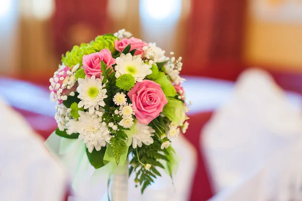 关门的美丽婚礼的花束 — 图库照片
