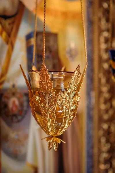 Soportes de oro en la Iglesia Ortodoxa — Foto de Stock