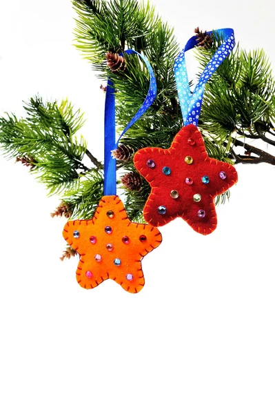Dvě hvězdy z plstěné hračky na vánoční stromeček — Stock fotografie