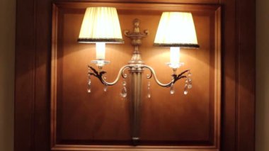 Otel lobisinde duvar lambaları