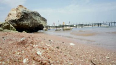 Deniz kıyısında ve taş Shore