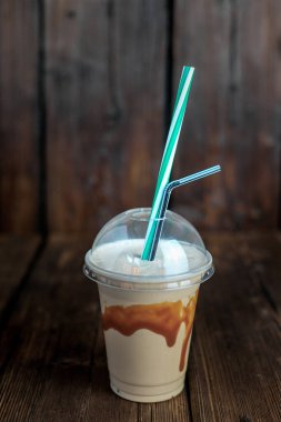 Süt kokteyli. Soğuk içecekler. Milkshake