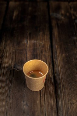 Latte, fotograflı bir bardak kahve. Sıcak içecek..