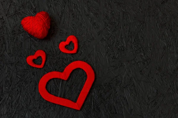 Şubat Kırmızı Kalpler Siyah Arka Planda Sevgililer Günü Sevgililer Günü — Stok fotoğraf