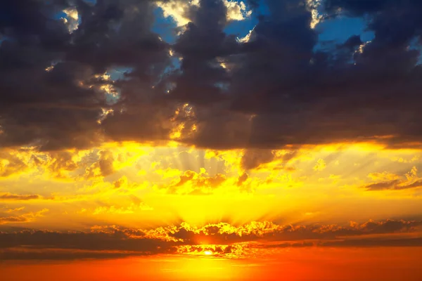 Епічне Небо Сутінками Видовищне Небо Яскравим Сутінком — стокове фото