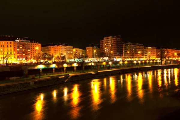 Vista Nocturna Del Distrito Ribereño Del Danubio Viena Austria Capital — Foto de Stock
