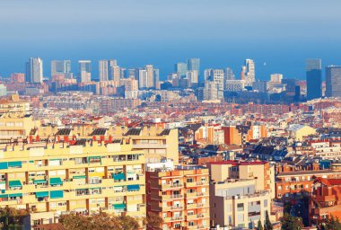 Barcelona yerleşim bölgesi panoraması. İspanyol şehri Akdeniz kıyılarında yer almaktadır. Katalonya büyük şehir manzarası
