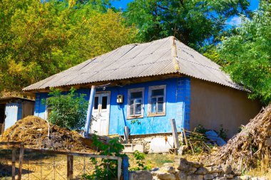 Köy evini terk et. Terk edilmiş kırsal bölge